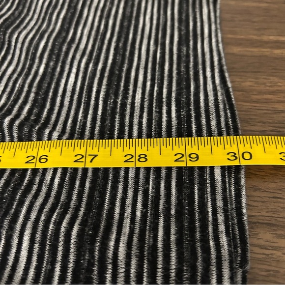 ❤️ White House Black Market Striped Chevron Long Sleeve Stretch Knit Top Small - Picture 10 of 11